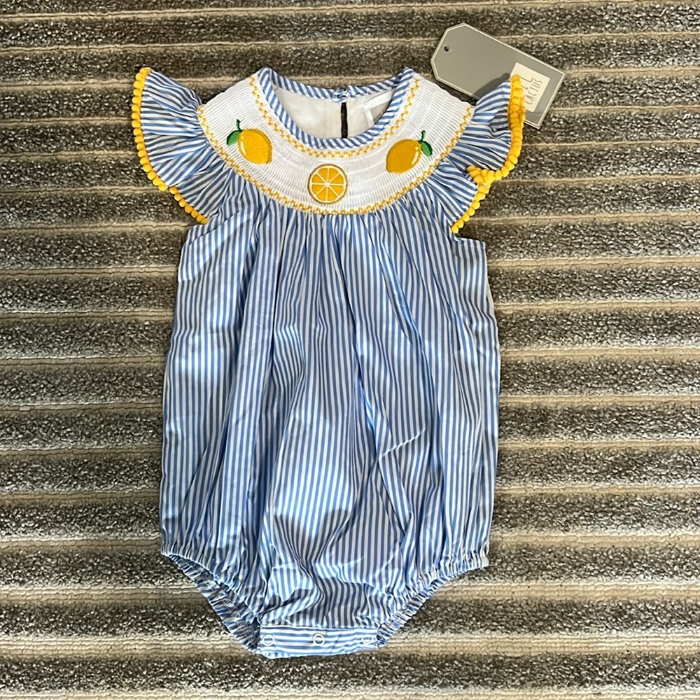 NWT Girl’s adorable lemon outfit